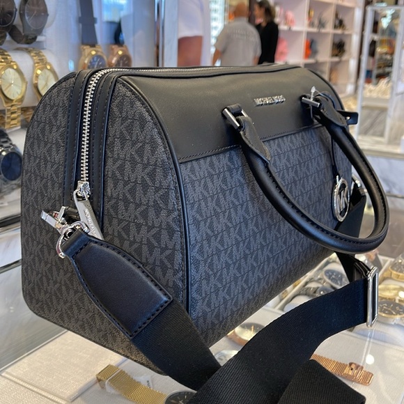 MICHAEL KORS TRAVEL MEDIUM DUFFLE SATCHEL / CROSSBODY BAG BLACK SIGNATURE COLOR - Picture 8 of 16